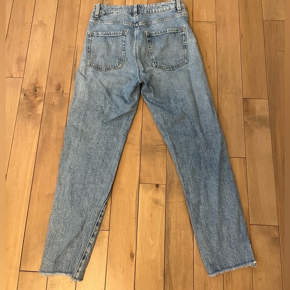 Mom Jeans - Picture 2 of 3